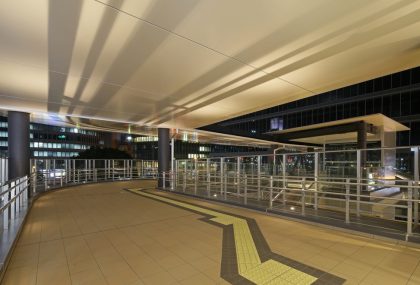 駅前広場ペデストリアンデッキ