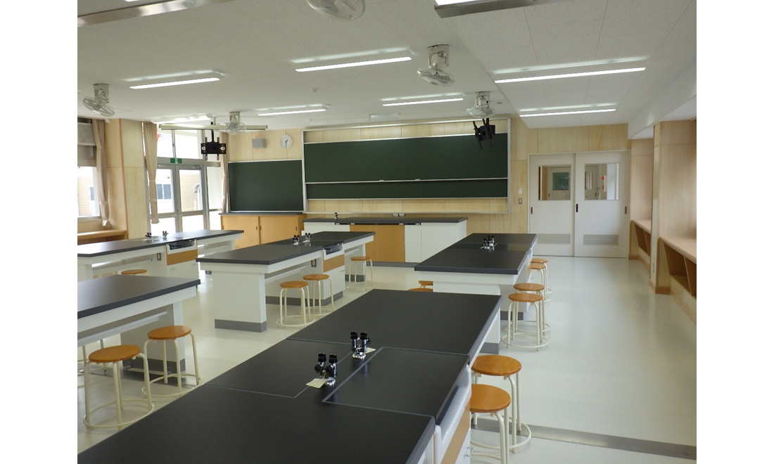 日当山中学校校舎　32号棟ほか