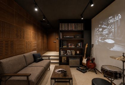 S邸